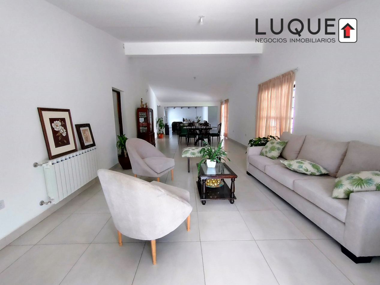 SAN LORENZO - CASA EN VENTA