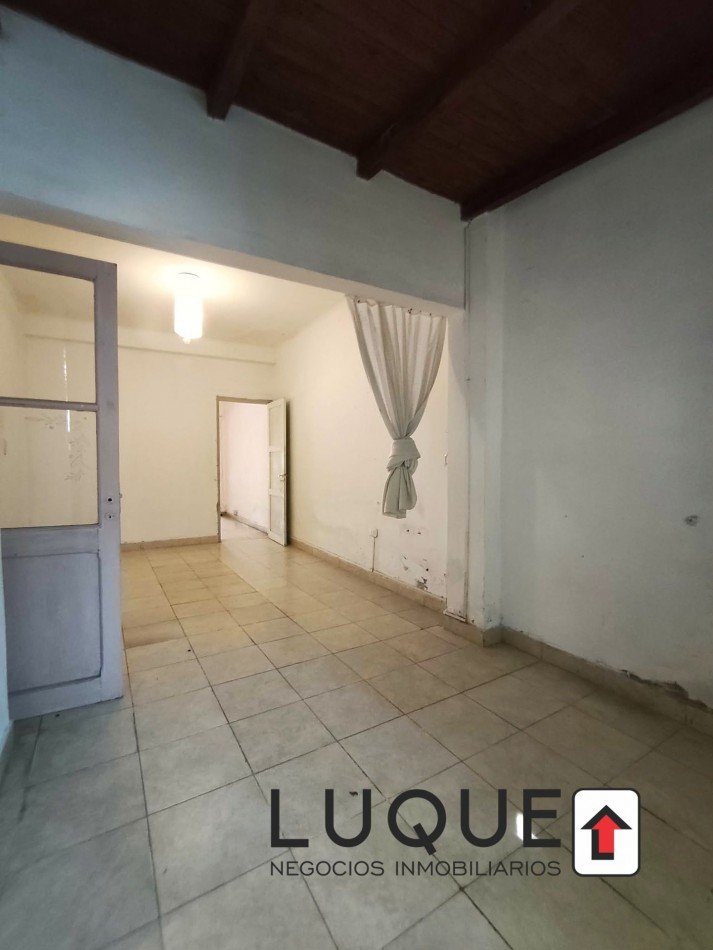 ALQUILO CASA CENTRICA